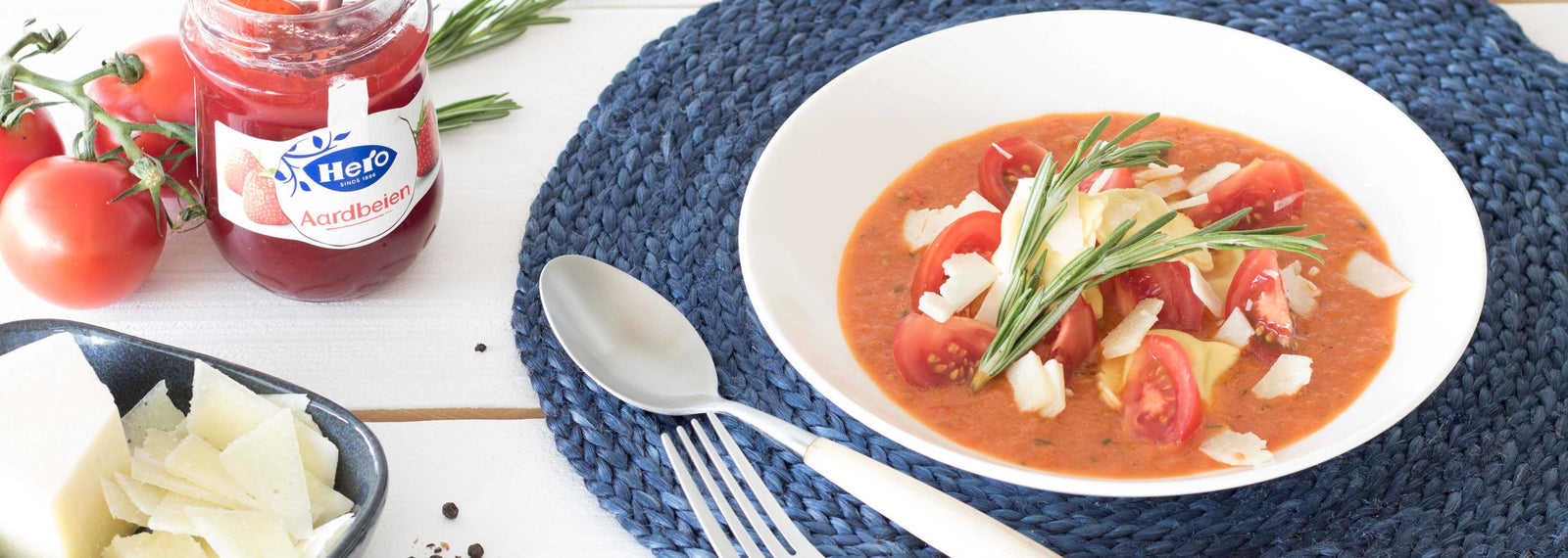 Raviolis Con Salsa De Tomate Y Fresa